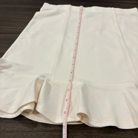 NWT Forever21 white bodycon mini skirt with peplum ruffle trim (M) - Picture 3 of 5